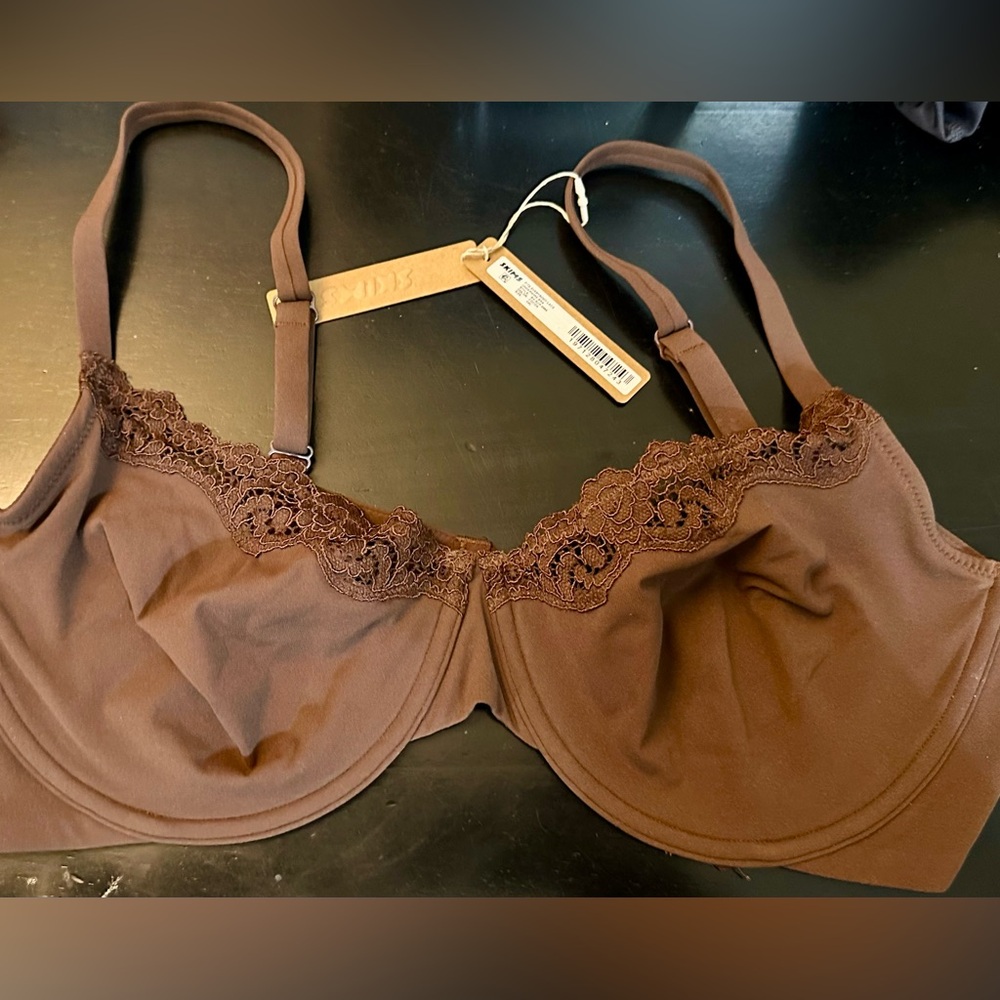 Skims Fits Everybody Lace Underwire Bra 42C (NWT)